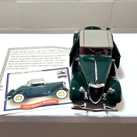 VINTAGE 1933 Model 40 V-8 Deluxe Roadster - Picture 1 of 5